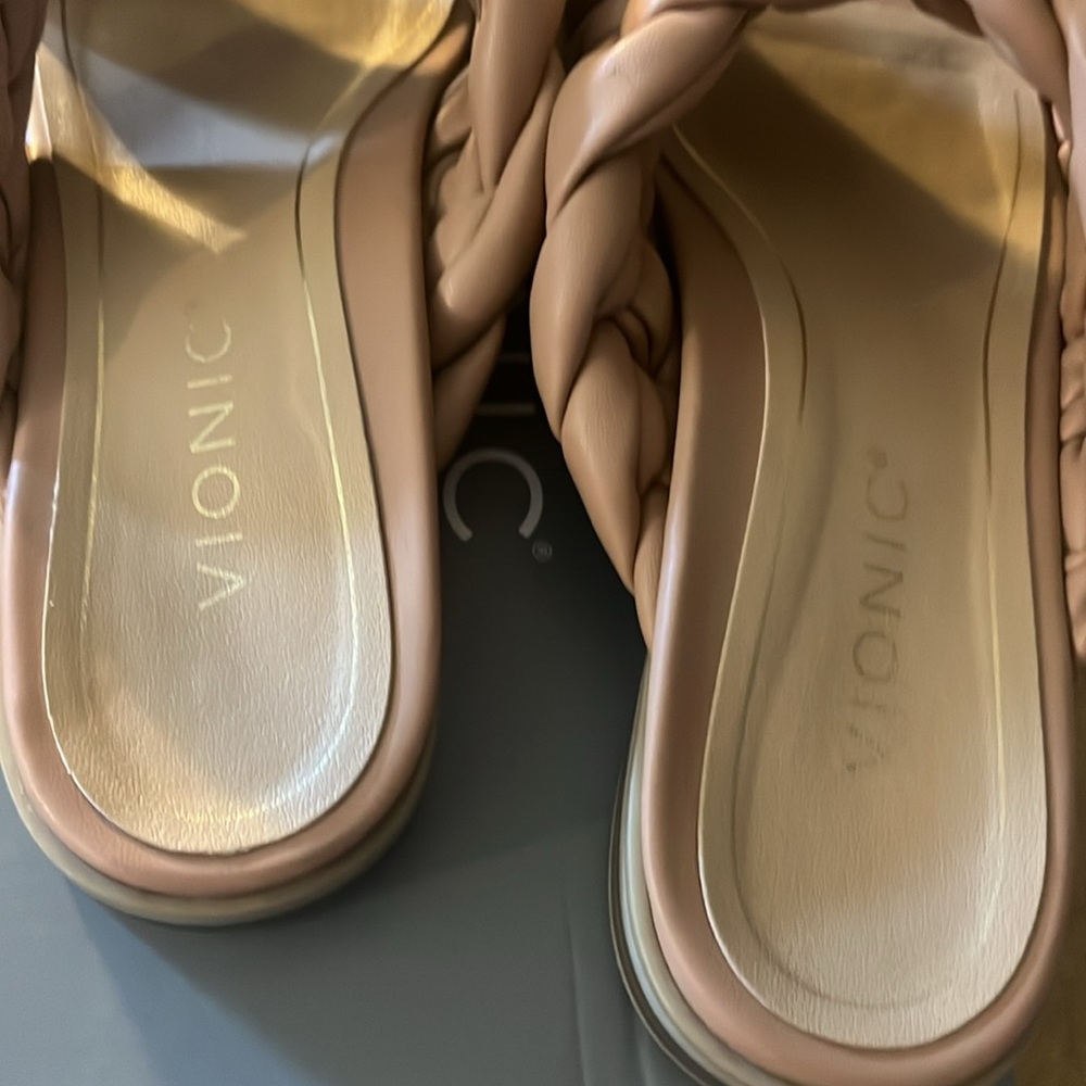 Vionic - Picture 10 of 12